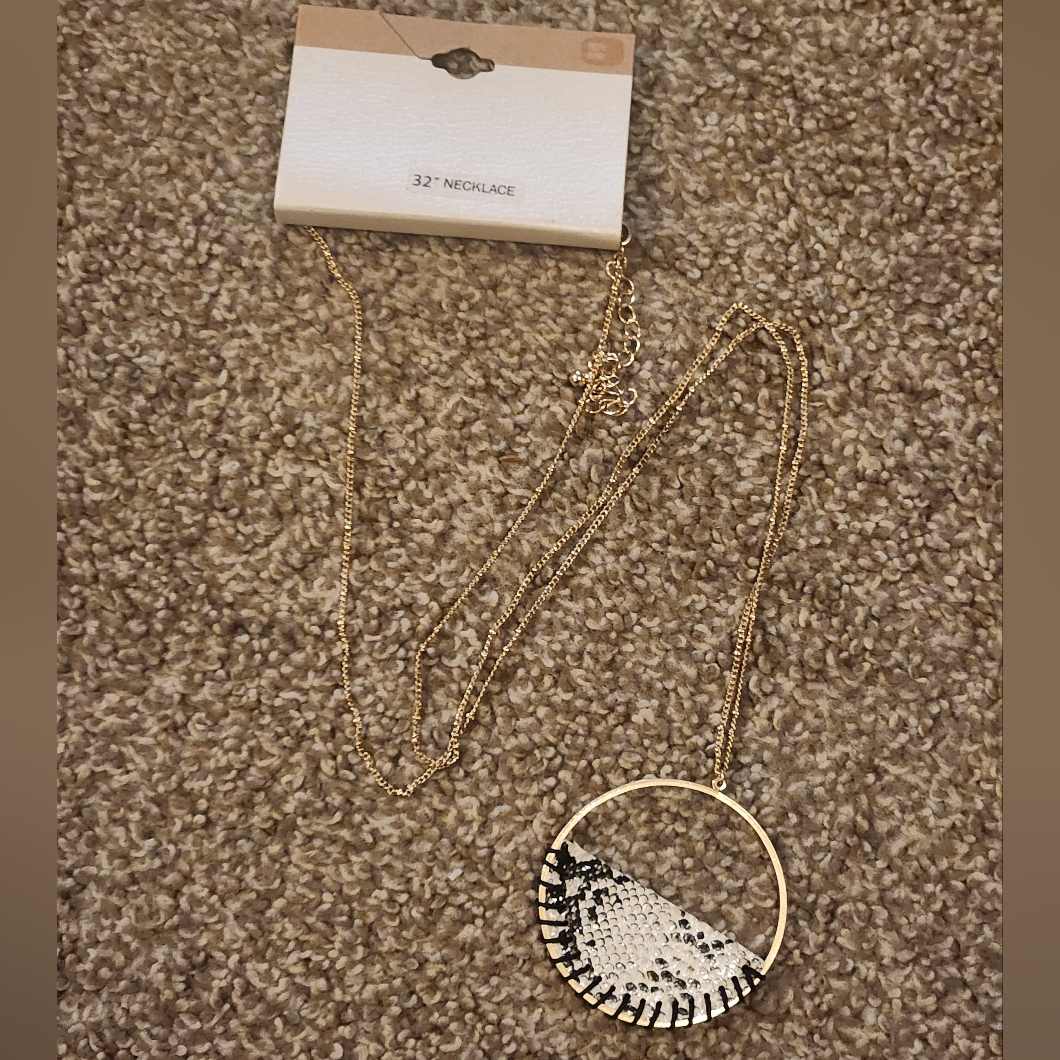Nwt Bke Buckle Store Gold Tone 32 Chain Necklace Snakeskin Print Circle Pendant 17$